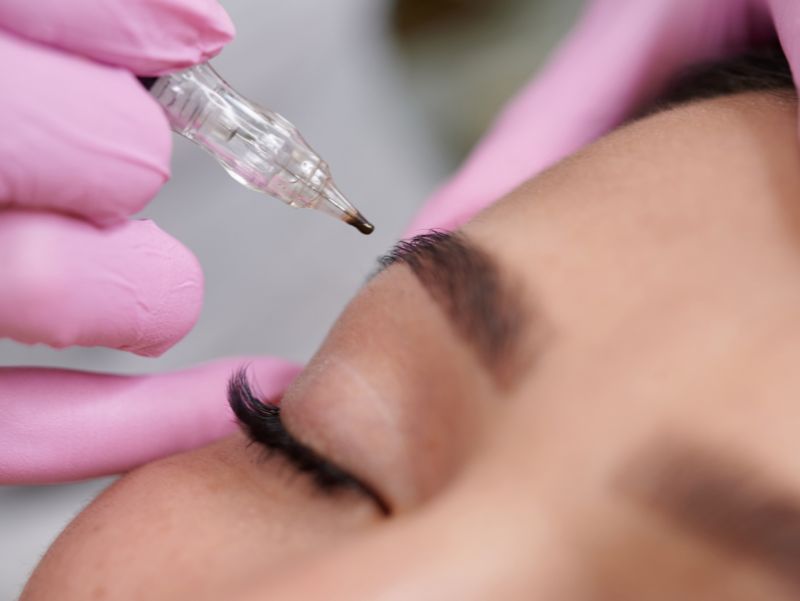 Lee más sobre el artículo Todo sobre el Microblading, conoce sus resultados y cuidados que debes considerar