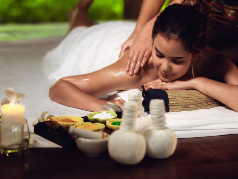Lee más sobre el artículo Masaje tailandés: Una antigua tradición para revitalizar tu cuerpo y liberar el estrés