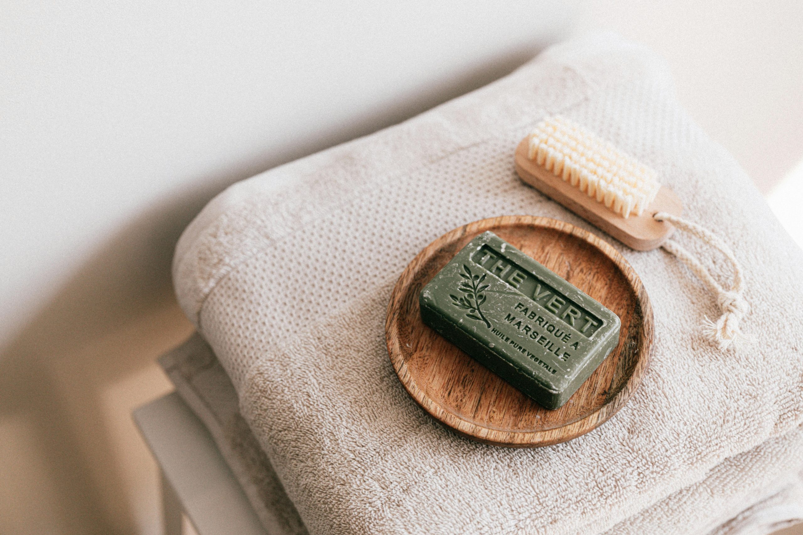 Lee más sobre el artículo ¿Qué Llevar a un Spa? Consejos para una Experiencia Perfecta