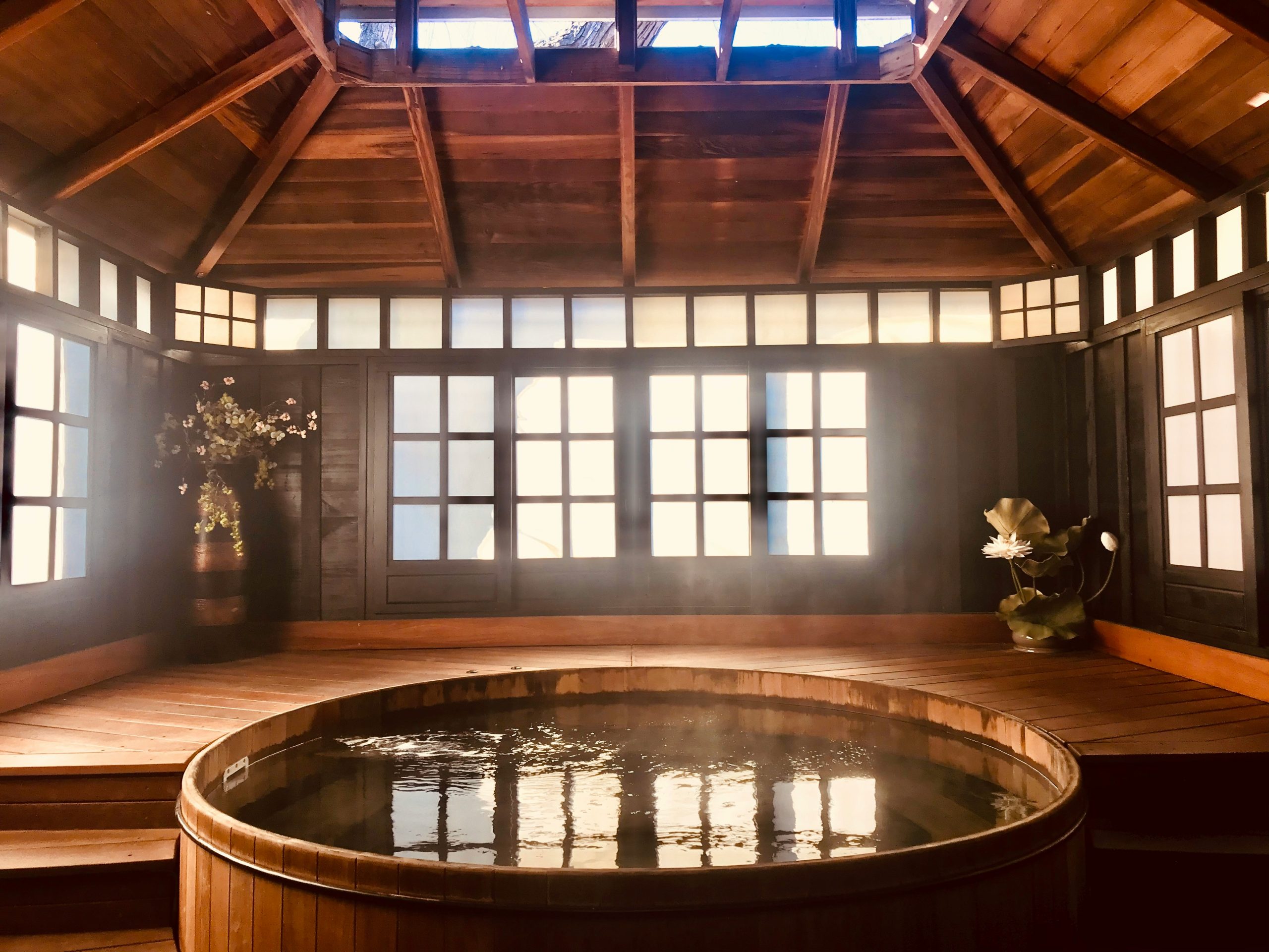 Lee más sobre el artículo Spa en Las Condes con Circuitos de Hidroterapia: ¿Vale la Pena?